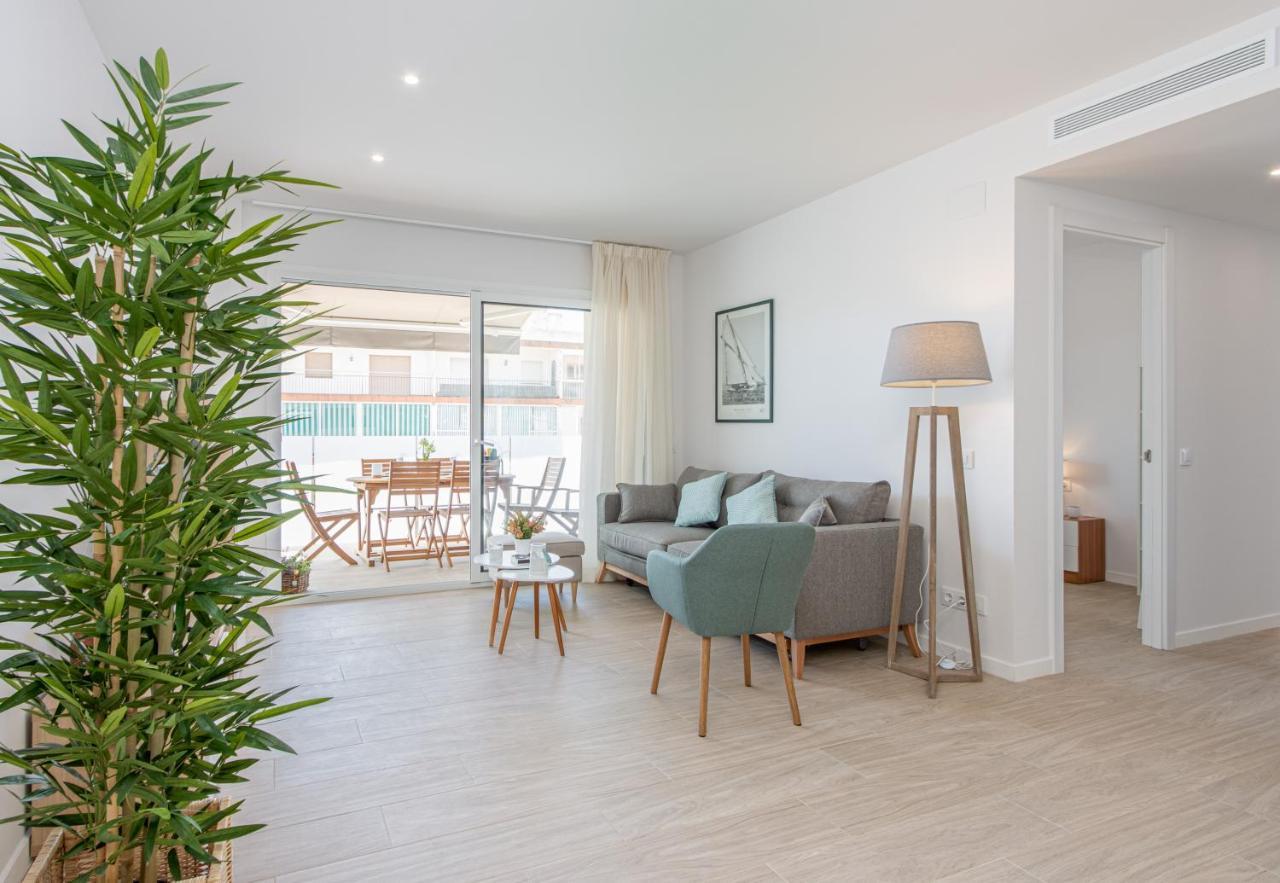 M A R I V E N T Suite With Bathroom And Terrace 50 M2 罗萨斯 外观 照片