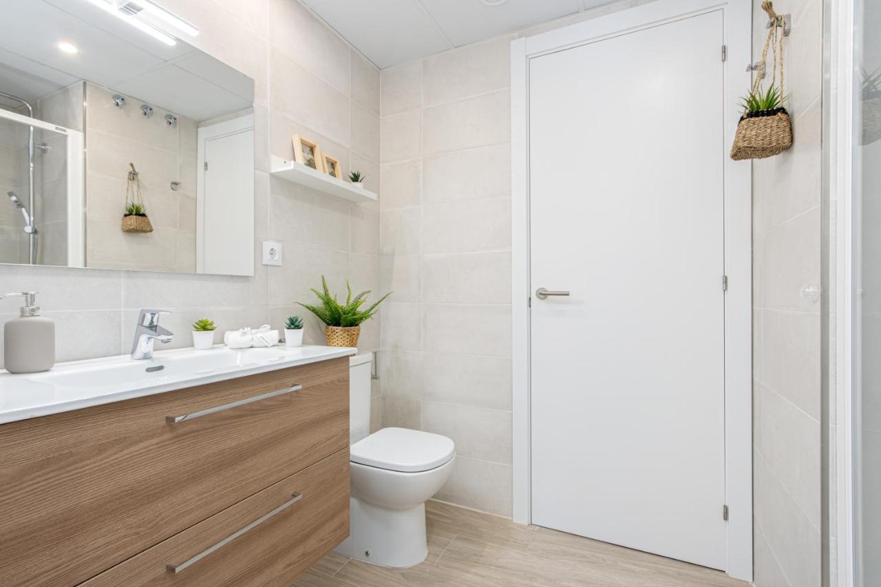 M A R I V E N T Suite With Bathroom And Terrace 50 M2 罗萨斯 外观 照片