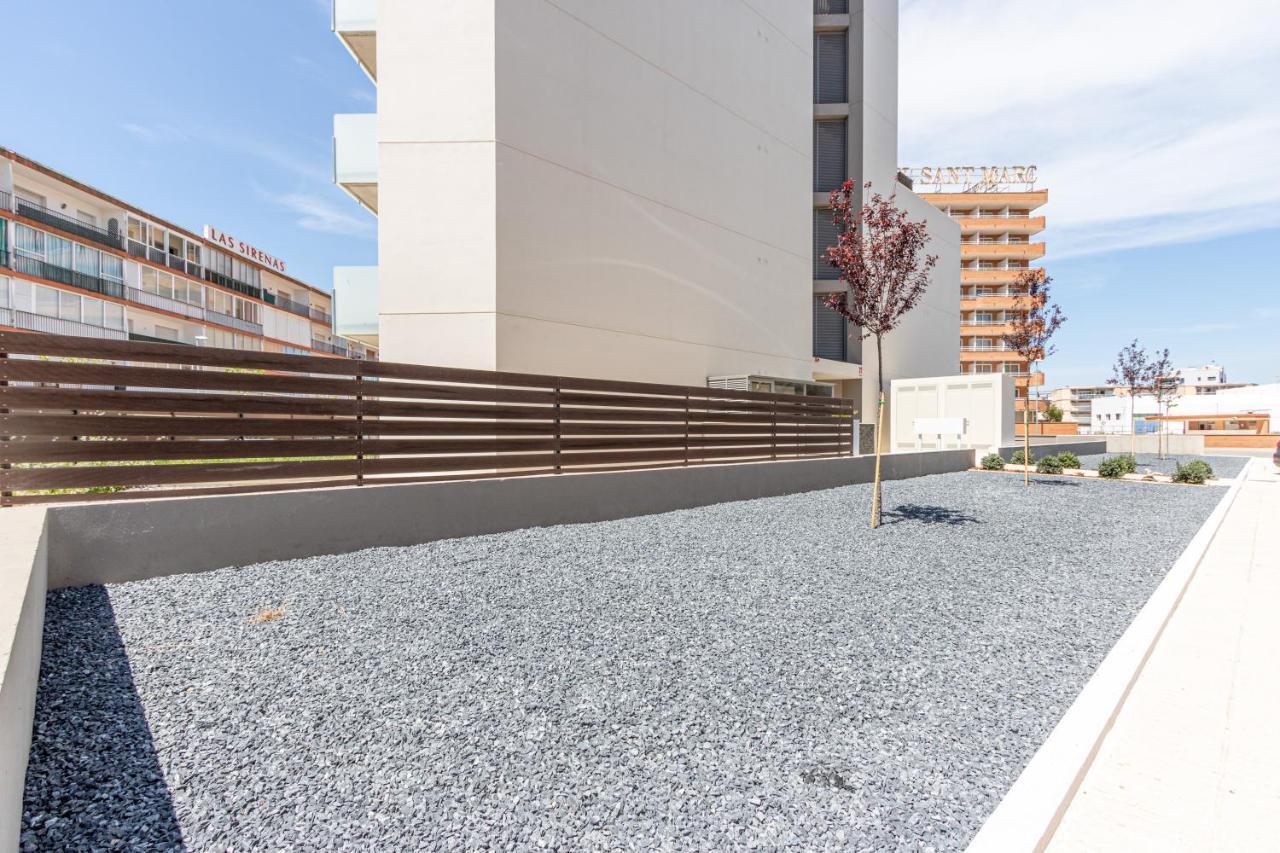M A R I V E N T Suite With Bathroom And Terrace 50 M2 罗萨斯 外观 照片
