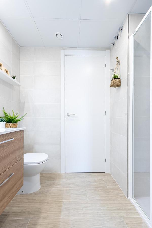 M A R I V E N T Suite With Bathroom And Terrace 50 M2 罗萨斯 外观 照片