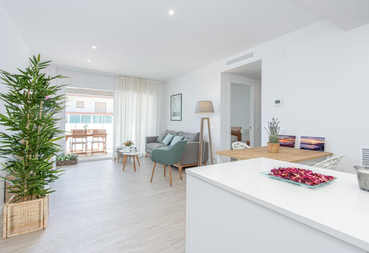 M A R I V E N T Suite With Bathroom And Terrace 50 M2 罗萨斯 外观 照片