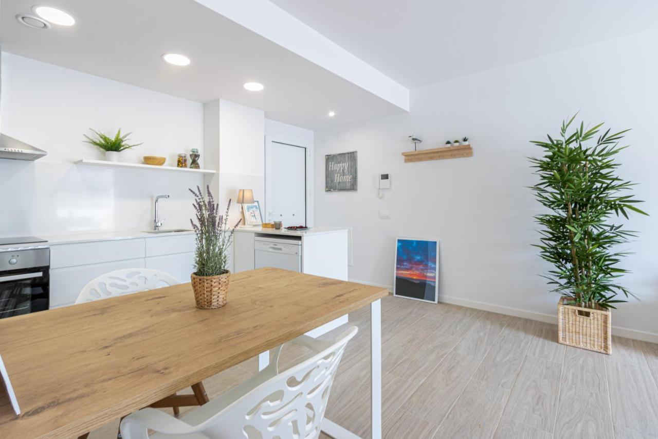 M A R I V E N T Suite With Bathroom And Terrace 50 M2 罗萨斯 外观 照片