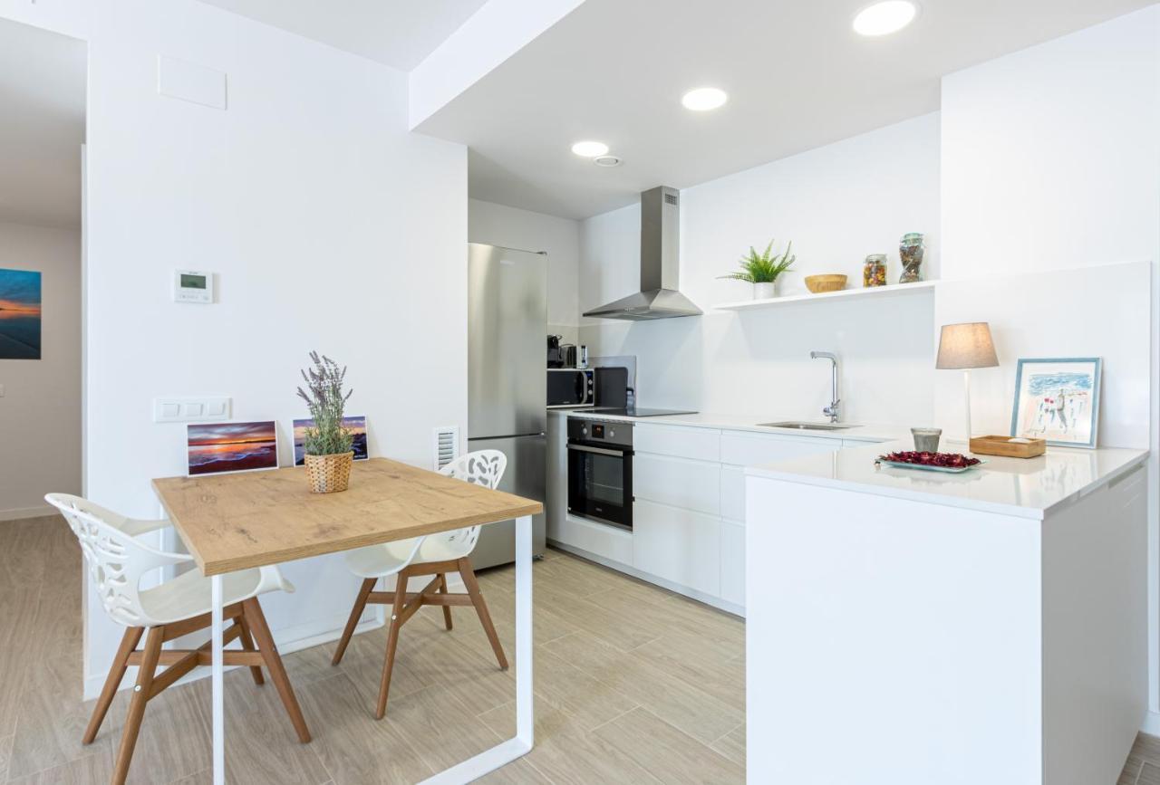 M A R I V E N T Suite With Bathroom And Terrace 50 M2 罗萨斯 外观 照片