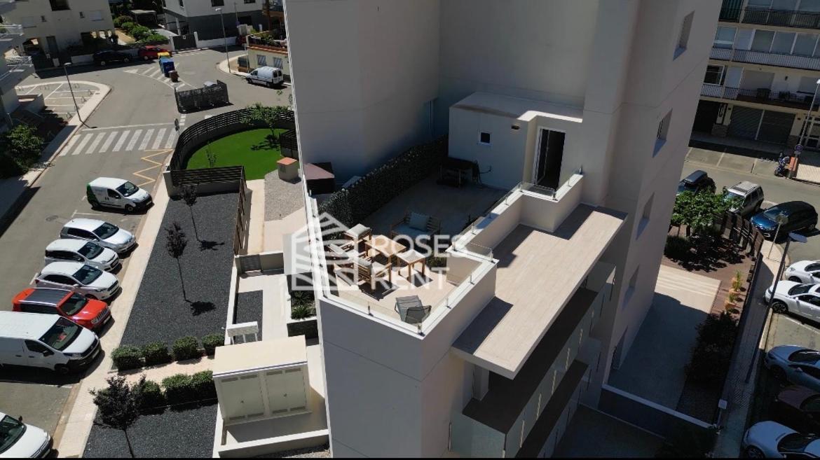 M A R I V E N T Suite With Bathroom And Terrace 50 M2 罗萨斯 外观 照片