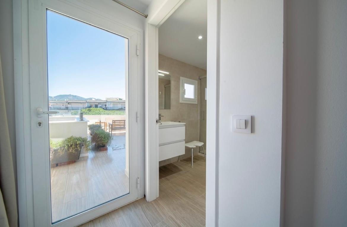 M A R I V E N T Suite With Bathroom And Terrace 50 M2 罗萨斯 外观 照片